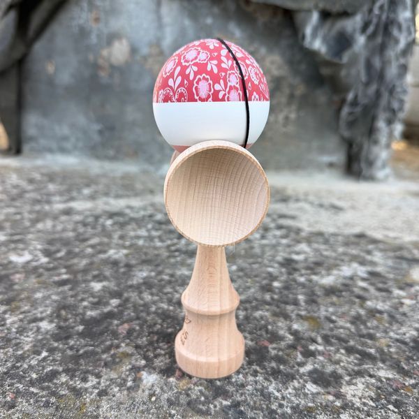 Lotus Bloom Red - Balance Hole, Antiskid Matte, Cupe Marite